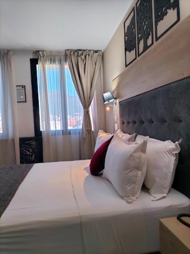 Golden H Hotel Bedzsája Kültér fotó
